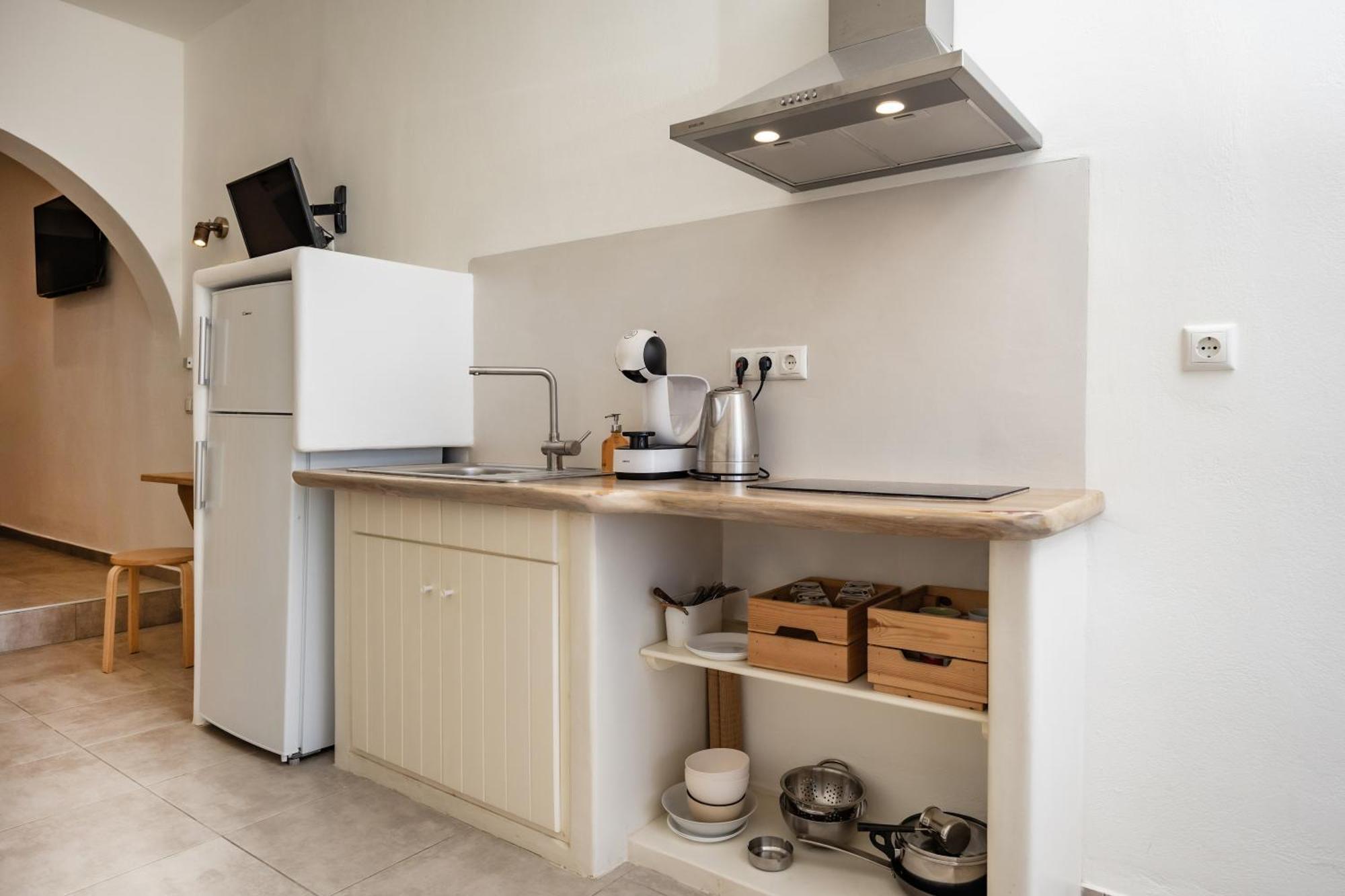 איוס פרוקופיוס Thea Suites Naxos מראה חיצוני תמונה